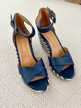 Vionic Navy Leather Ankle-Strap Wedge Sandals Size 6 NWOT